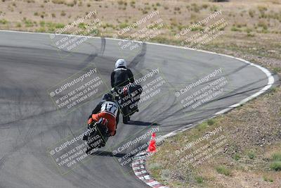 media/Apr-20-2025-AHRMA (Sun) [[393a79c373]]/Race/Group 2/Turn 4b/